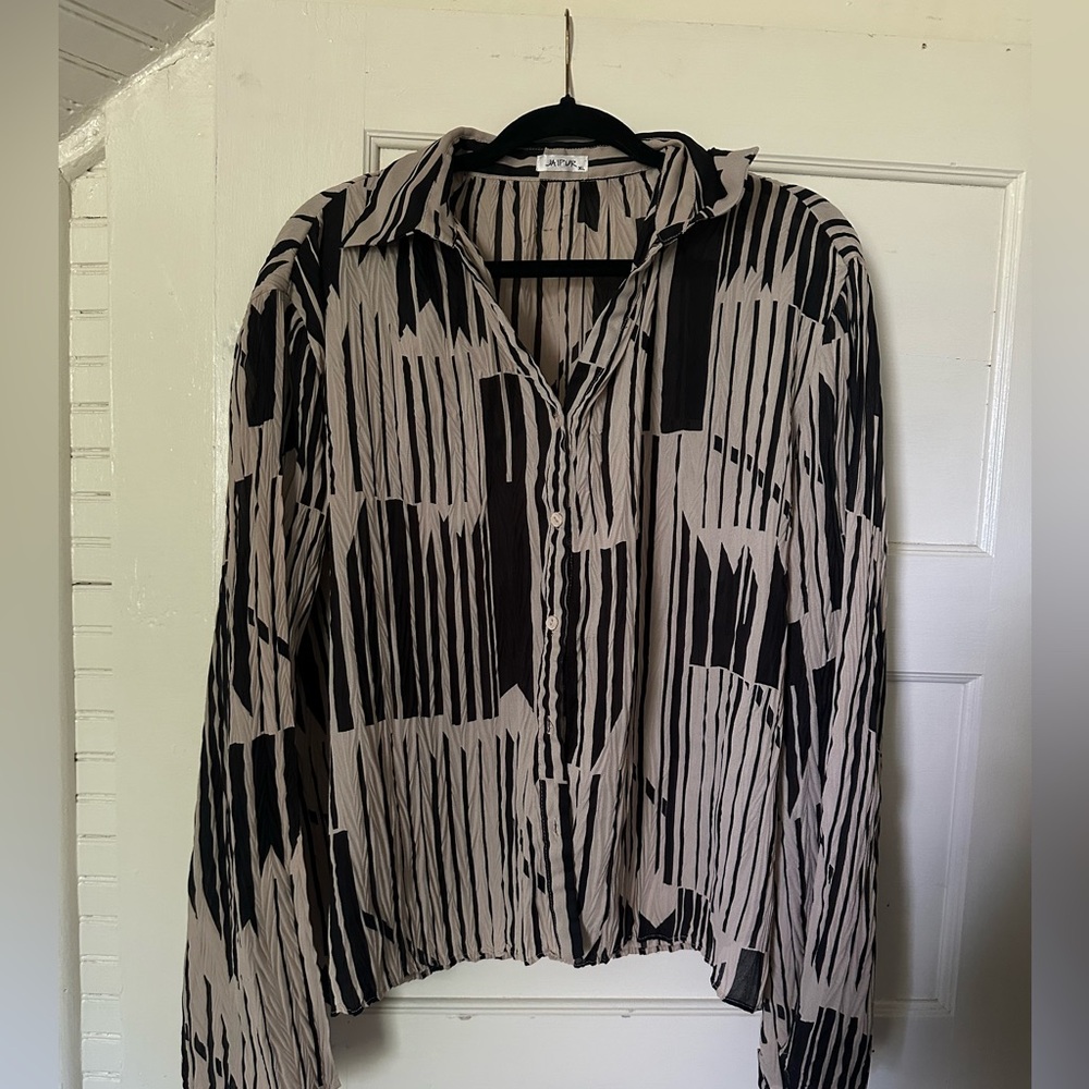 90s bell sleeve patterned long sleeve top
